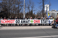 Протести испред OHR -а уз поруку "Schmidt go away, OHR stay"