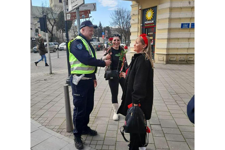 Policija