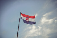 Велике казне стижу у Хрватску, до 4.000 евра за лажне вијести и лоше васпитање дјетета