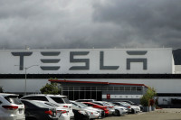 „Тесла“ повећава употребу батерија на бази гвожђа у производњи возила