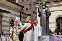 Otkriven spomenik patrijarhu Irineju u Nišu, prisustvovao Porfirije