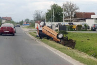 Омарска: "Пежо" завршио на крову