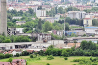 Полиција о повређивању једне особе  у кругу Инцела: Метална плоча пала на радника