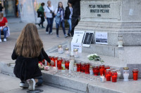 U Zagrebu građani večeras pale svijeće za žrtve iz beogradske škole