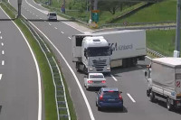 Rumun vozio kamion u suprotnom smjeru na autoputu: Odbio alkotest, prijeti mu 6.480 evra kazne