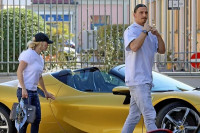 Ibrahimović i supruga u skupocjenom šopingu: Pogledajte najnoviju Ibrinu zvijer od dva miliona eura
