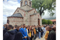 Хиљаде вјерника присуствује литургији у манастиру у Мркоњићима