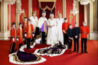 Објављен портрет краља Чарлса са насљедницима: Хари је то тешко поднио