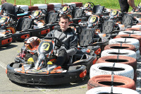 Adrenalin i zabava za volanom kartinga na stazi u Zalužanima
