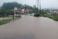 Izlila se Ukrina, saobraćaj u prekidu