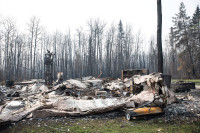 Ne prestaje borba sa šumskim požarima u Kanadi, Alberta prekrivena dimom