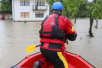 Vrhunac vodenog vala u Karlovcu, Korana izjednačila rekord, kritično kod Petrinje