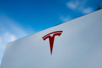 Тесла жели да производи електричне аутомобиле и батерије у Индији