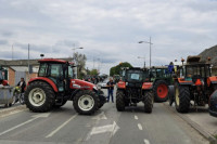 I danas blokade puteva širom zemlje, dok traju pregovori u Vladi