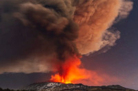 Srbi zarobljeni na Siciliji zbog erupcije vulkana, letovi otkazani