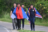 Petrović krenuo pješke iz Bijeljine do Banjaluke, dočekalo ga neprijatno iznenađenje VIDEO