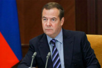 Медведев: Британски званичници могу се посматрати као легитимна војна мета