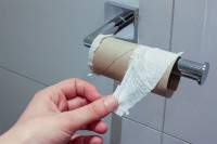 Чиме су се људи брисали прије тоалет папира? Ове методе су данас незамисливе