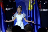 Дјевојчица из Бањалуке анђеоским гласом расплакала публику у Србији: “Не дам комад земље ове”