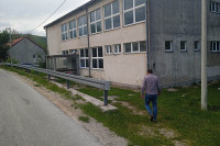 Школа у гатачком селу Фојница некад бројала 250 ђака, а данас два
