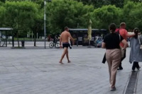 У боксерицама прошетао центром Бањалуке, грађани у шоку VIDEO