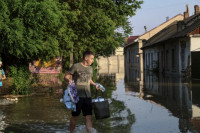 Najmanje 5.000 osoba evakuisano iz poplavljenih područja u Hersonskoj oblasti