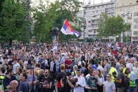 Учесници опозиционог протеста "Србија против насиља" шести пут пред Скупштином