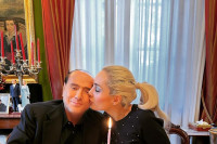 Берлускони иза себе оставио 54 године млађу дjевојку: Ево да ли фатална Марта има право на насљедство
