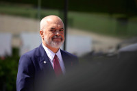 Edi Rama: Čekamo saopštenje Kfora, podržavamo deeskalaciju sukoba