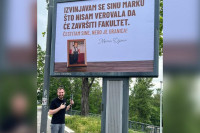 Ово је Марко којем је мајка на билборду упутила јавно извињење: Послије дипломе иде и код матичара