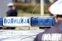 Vozač udario policajca "mercedesom" i vozio ga na haubi deset metara