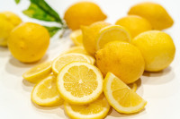 Evo koje namirnice ne smiju stajati blizu limuna i kako ga spriječiti da se osuši
