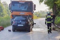 Тешка несрећа код Прњавора: Дјевојка из Српца погинула у судару с камионом