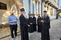 Patrijarh Porfirije stigao u manastir Gračanicu