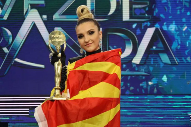 Slavica Angelova, vincitrice di “Zvezda Granda”: la rocker intrattiene la folla
