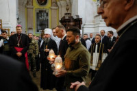 Зеленски и Дуда заједно одали пошту жртвама Волинског масакра