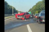 Troje povrijeđenih u lančanom sudaru na auto-putu