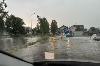 Nevrijeme u Brčkom: Jedna žena poginula, više od 20 ljudi povrijeđeno VIDEO