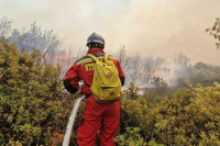 Србија у Грчку шаље 36 ватрогасаца-спасилаца и 14 ватрогасних возила