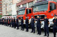 Српски спасиоци чине све да заштите становништво и објекте