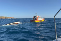 Инцидент на мору код обале Луштице, потонуо глисер