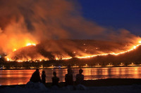 Požar na Čiovu cijelu noć gasiće 145 vatrogasaca