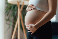 Slučaj djevojke iz Hrvatske zainteresovao region; Ginekolog objašnjava kako je moguće da žena ne zna da je trudna