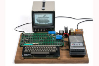 Еплов компјутер из 70-их на аукцији 24. аугуста