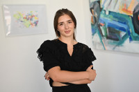 Umjetnica Dajana Ćuk o izložbi “Ringe ringe jaja”: Boje djetinjstva oživljene na platnima