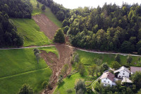 Активирано више од 200 клизишта након поплава у Словенији