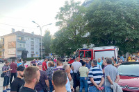 Stanivuković i dalje zatvoren u vatrogasnom vozilu FOTO VIDEO