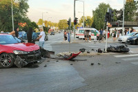 Saobraćajna nezgoda u centru Banjaluke: Sudarili se motor i auto