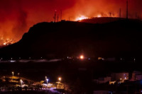 Požar na ostrvu Tenerife usporio napredovanje tokom noći