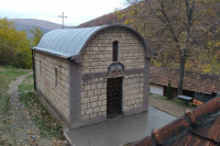 Обијена црква у селу Зупче код Зубиног Потока